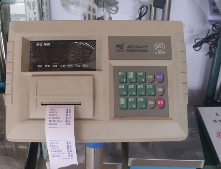 XK3190-A1+P带打印功能称重显示控制器实拍图